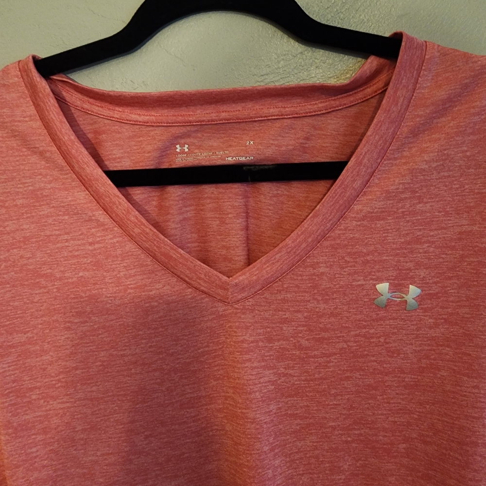 Under Armour Women's Heathered Pink V-Neck Tee - Picture 6 of 6